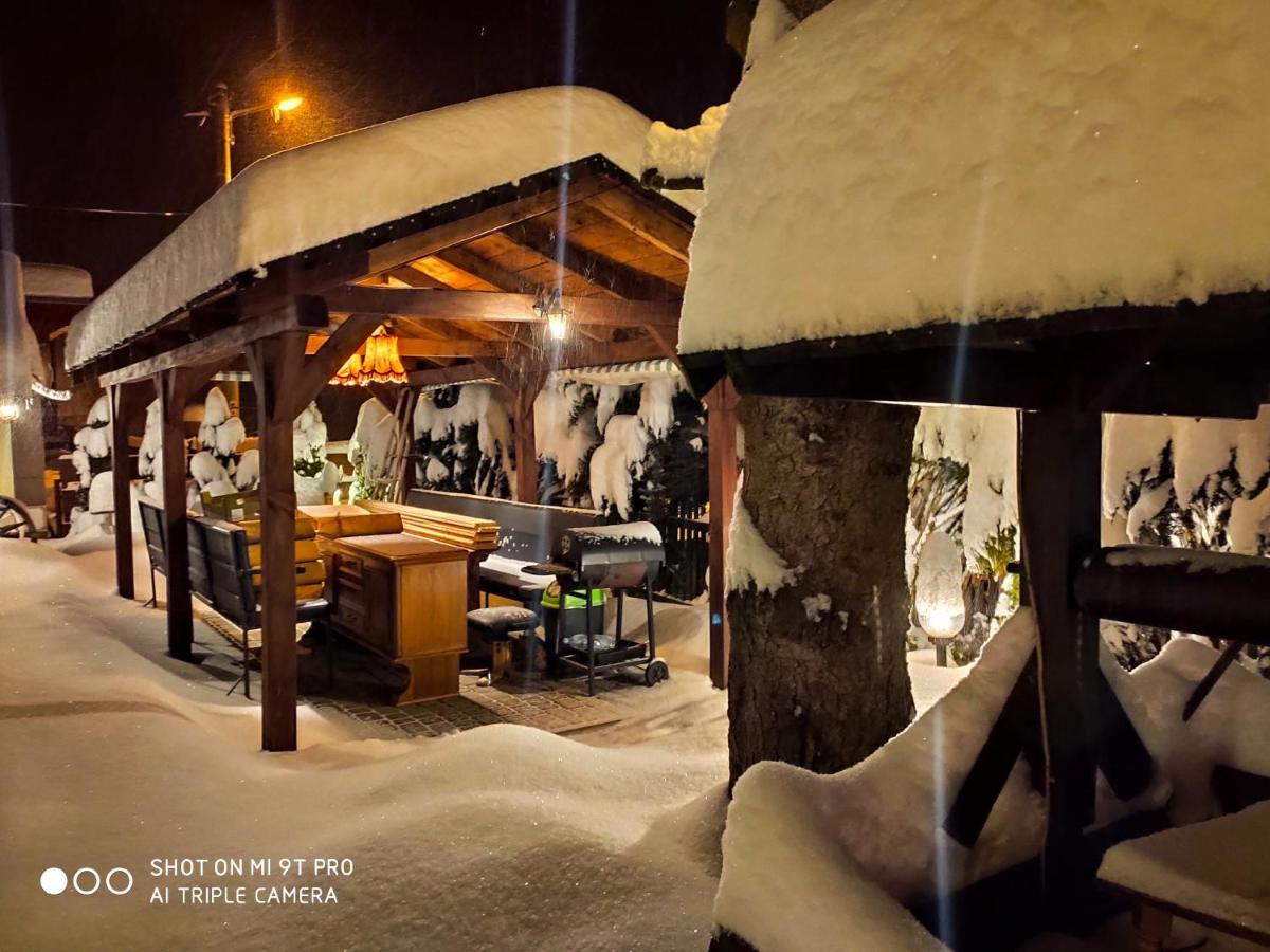 Agroturystyka Pod Kolami Myczkowce Bagian luar foto