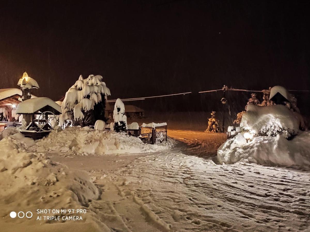 Agroturystyka Pod Kolami Myczkowce Bagian luar foto